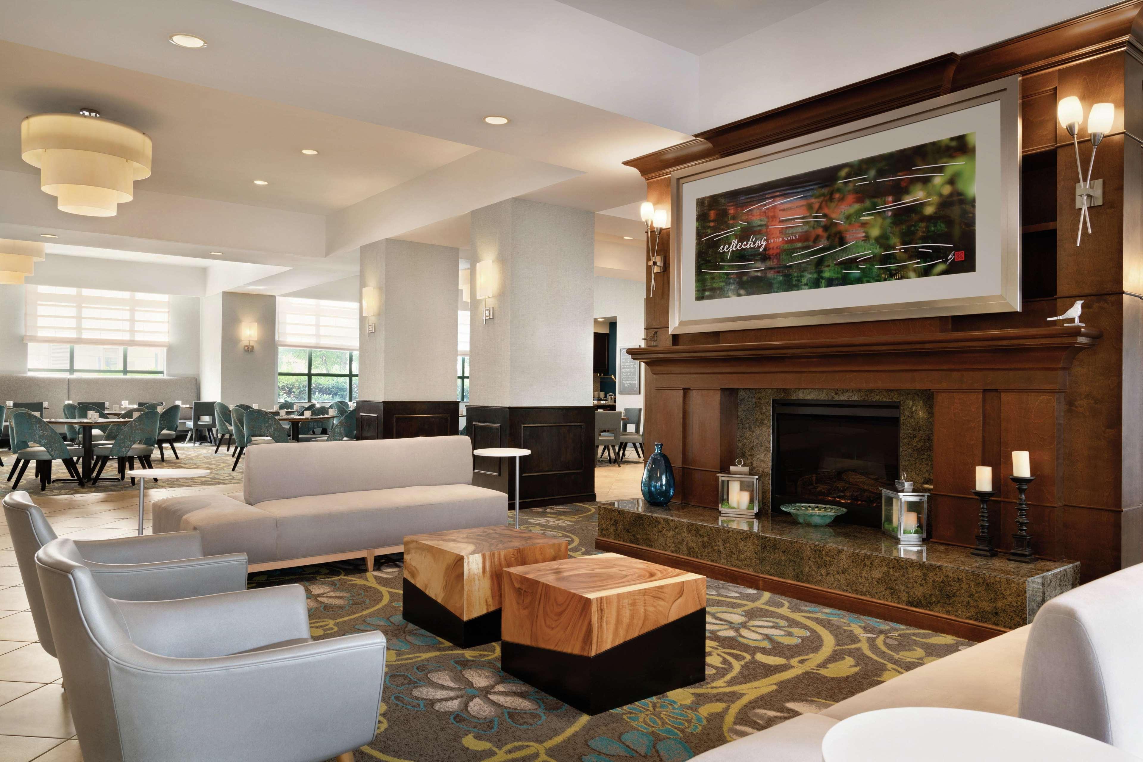 Hilton Garden Inn Вустер Экстерьер фото