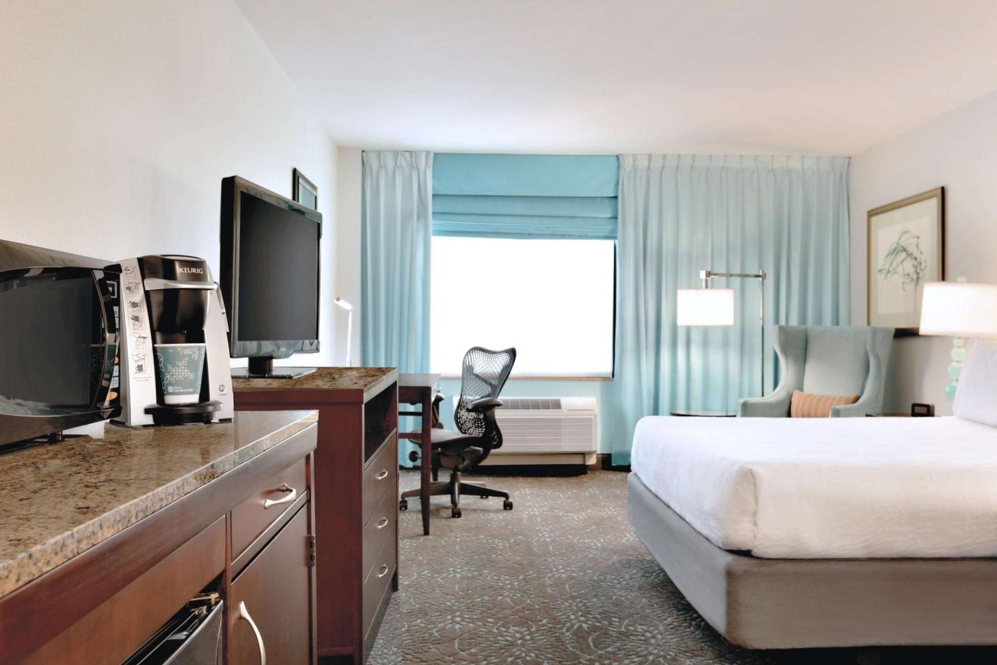 Hilton Garden Inn Вустер Экстерьер фото