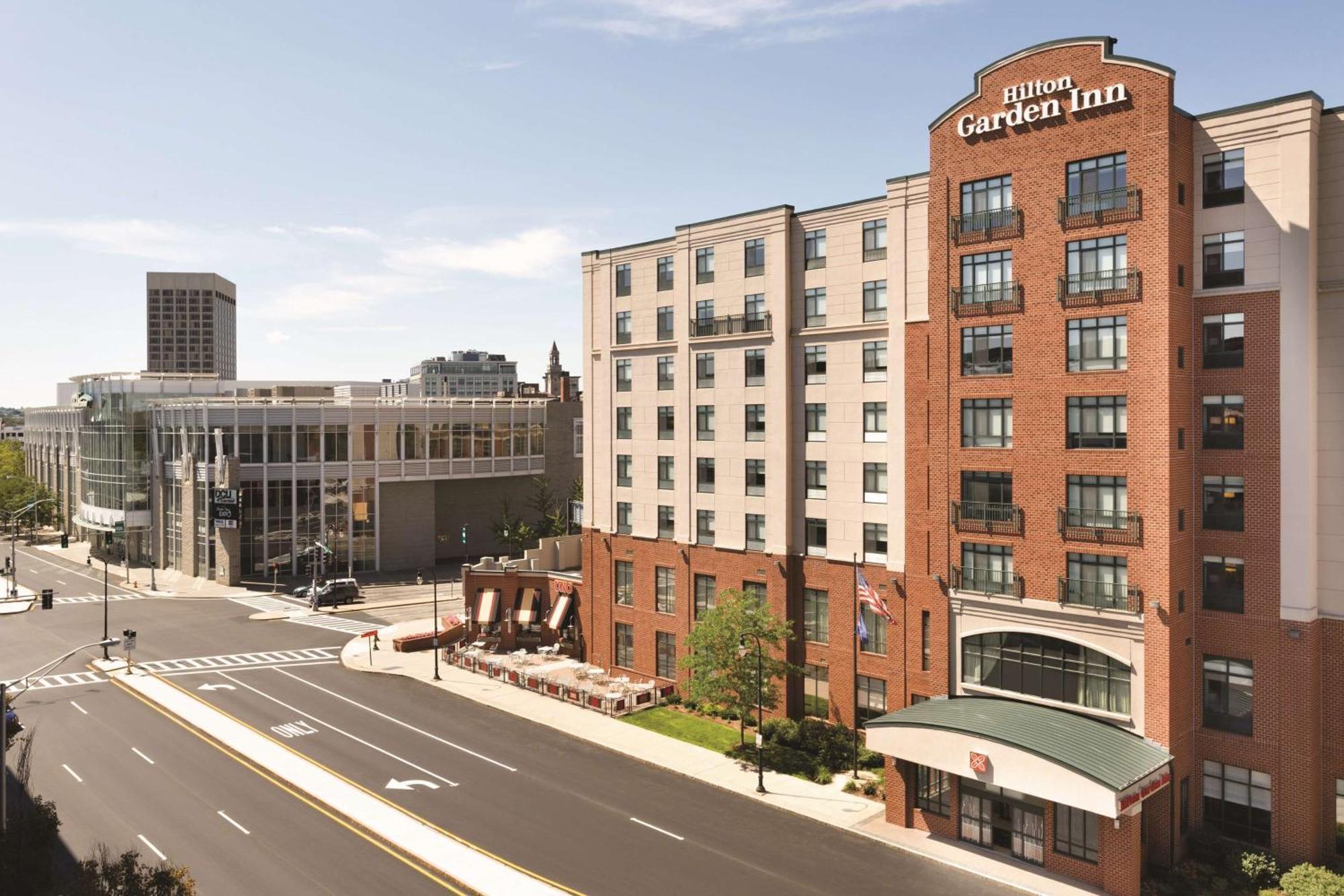Hilton Garden Inn Вустер Экстерьер фото