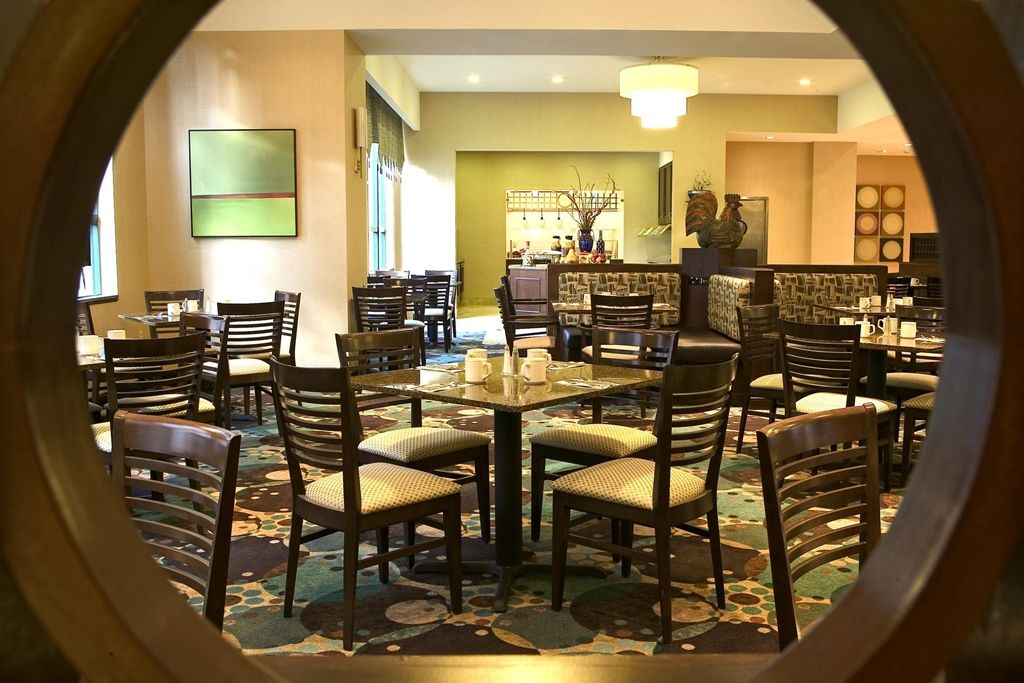 Hilton Garden Inn Вустер Ресторан фото